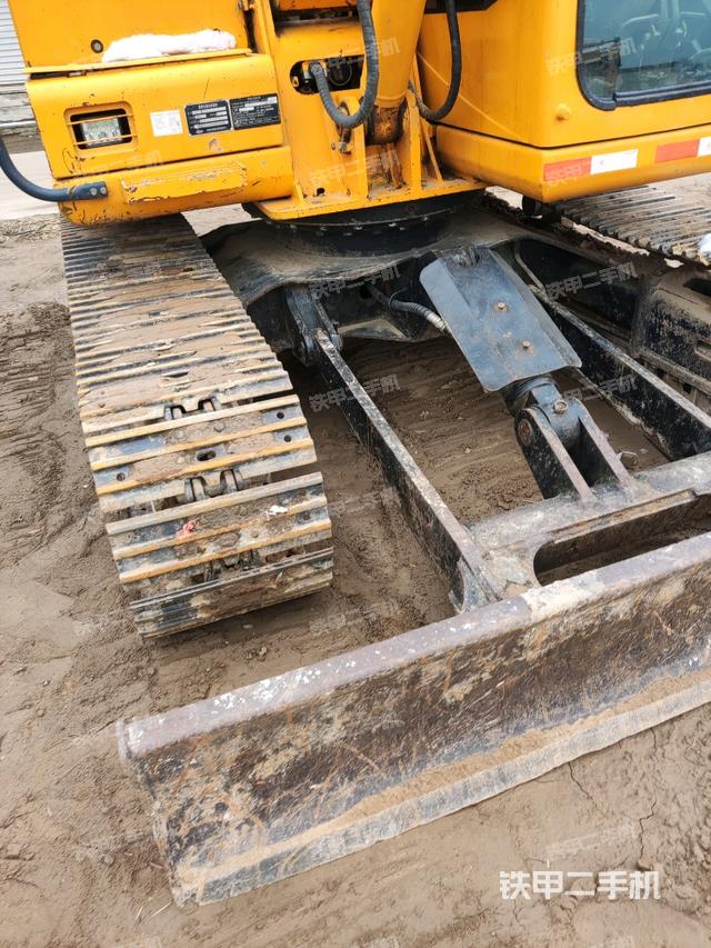 轉(zhuǎn)盤和下車架正前（工作和回轉(zhuǎn)裝置）