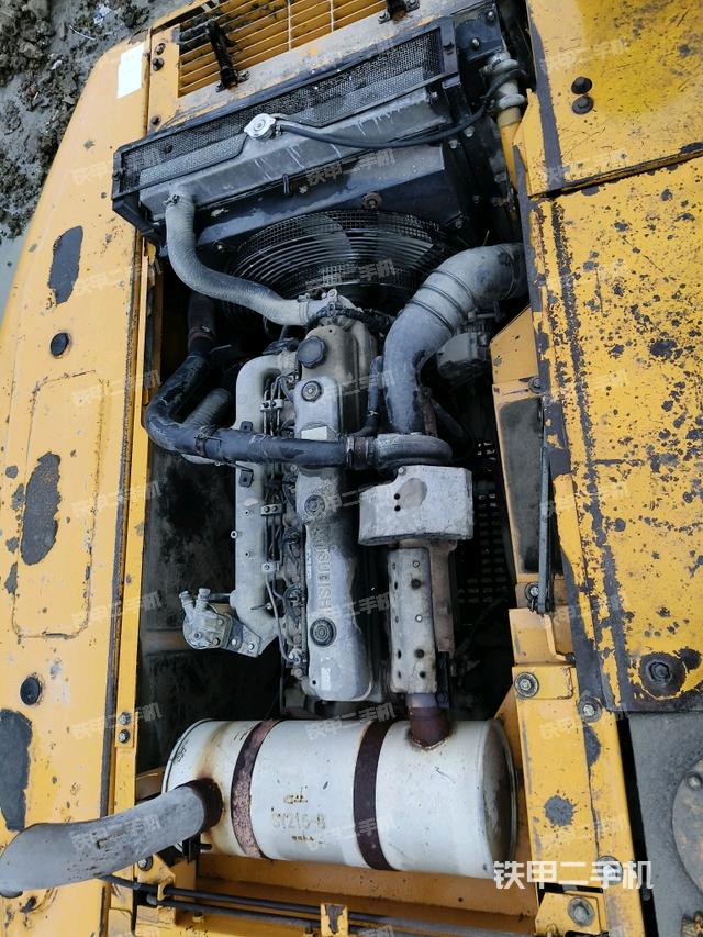 發(fā)動(dòng)機(jī)室（上車部件）