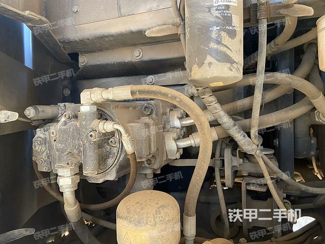 液壓泵斜45?右(大件艙室) 液壓泵斜45?右(大件艙室)