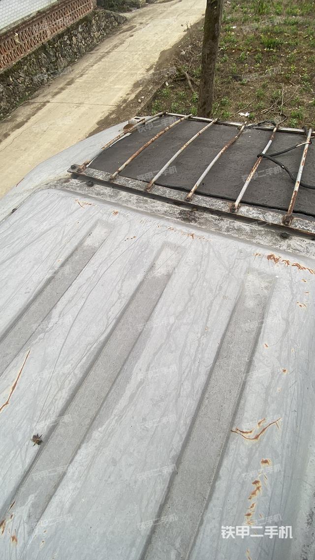 駕駛室頂部（整機(jī)外觀）