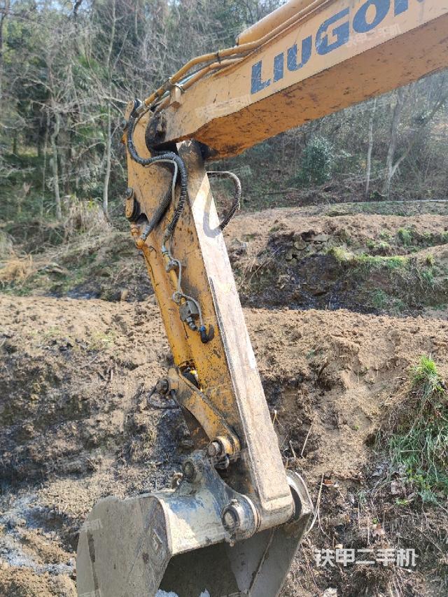 小臂整體左后（工作和回轉裝置）