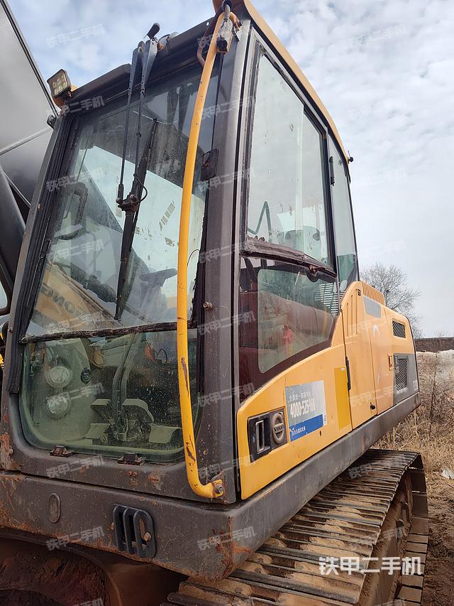 驾驶室整体（整机外观）