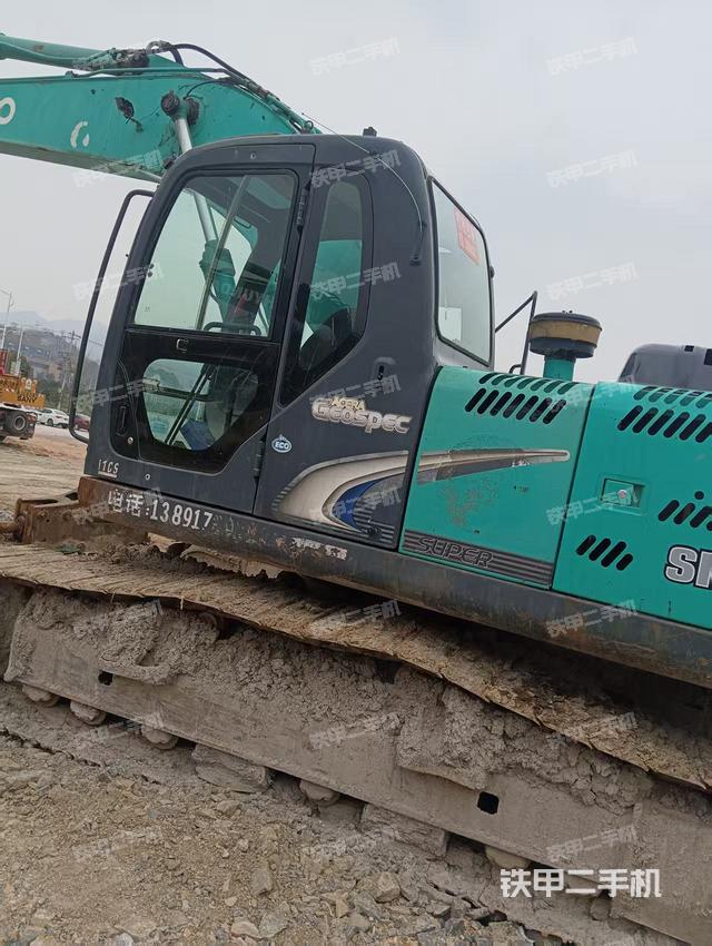 驾驶室整体（整机外观）