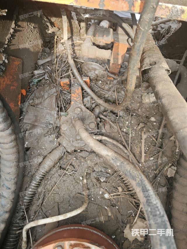 中央回轉(zhuǎn)接頭特寫（上車部件）