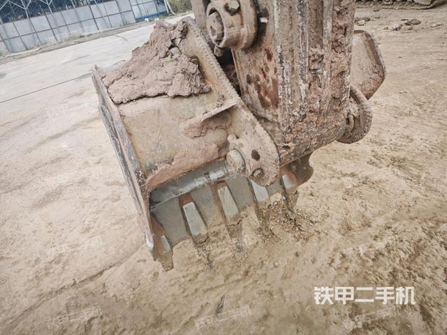 鏟斗右后整體（工作和回轉(zhuǎn)裝置）