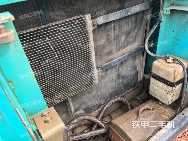 散熱器正面(大件艙室) 散熱器正面(大件艙室)