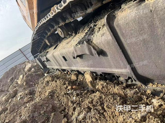 單側(cè)履帶整體（整機(jī)外觀）