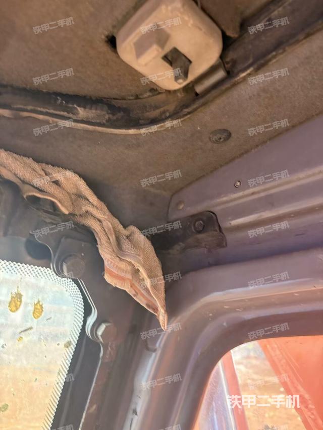 駕駛室左前45度（駕駛室部分）