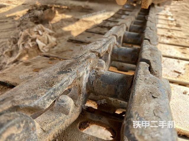 單側(cè)履帶整體（整機(jī)外觀）