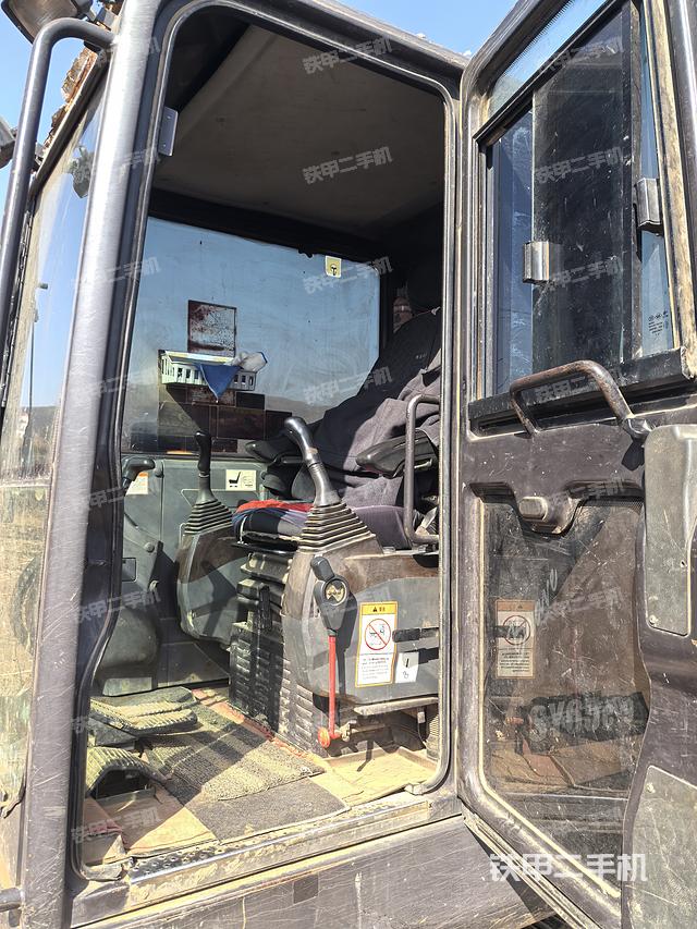 驾驶室整体（整机外观）