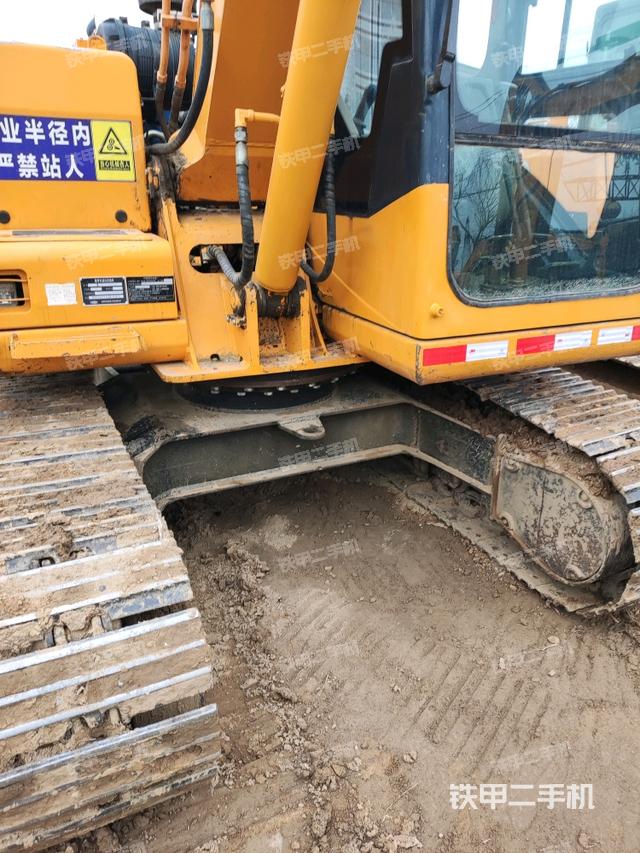 轉(zhuǎn)盤和下車架正前（工作和回轉(zhuǎn)裝置）