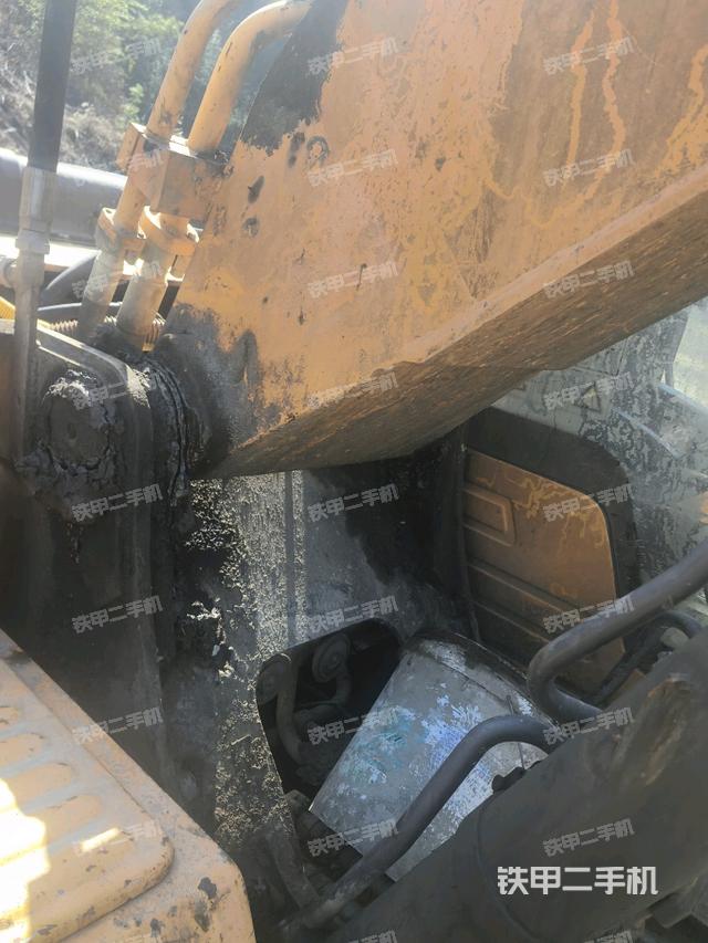 大臂根部?斜視(工作和回轉(zhuǎn)裝置) 大臂根部?斜視(工作和回轉(zhuǎn)裝置)