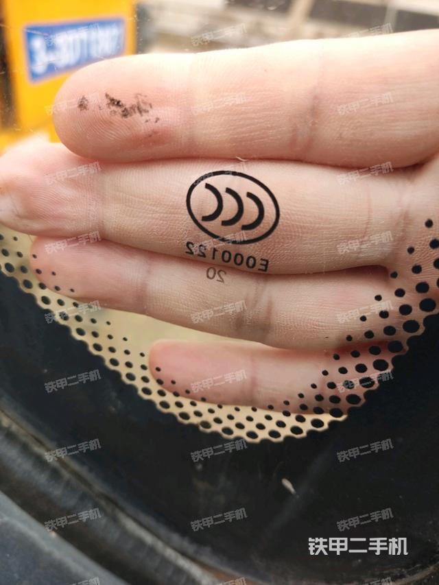 后窗玻璃角標(biāo)（駕駛室部分）