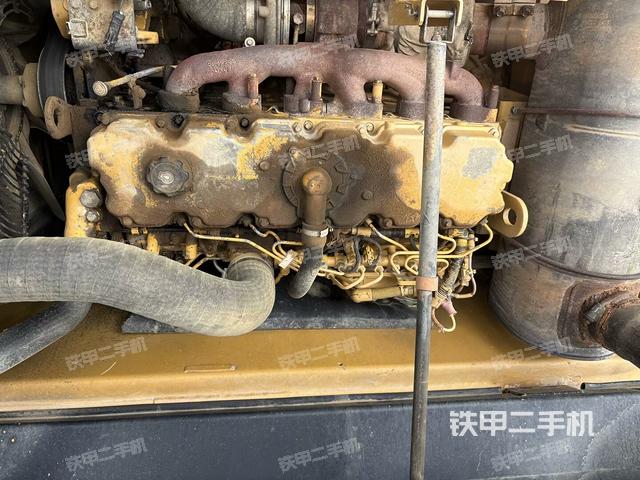 氣門室蓋螺絲特寫(上車部件) 氣門室蓋螺絲特寫(上車部件)