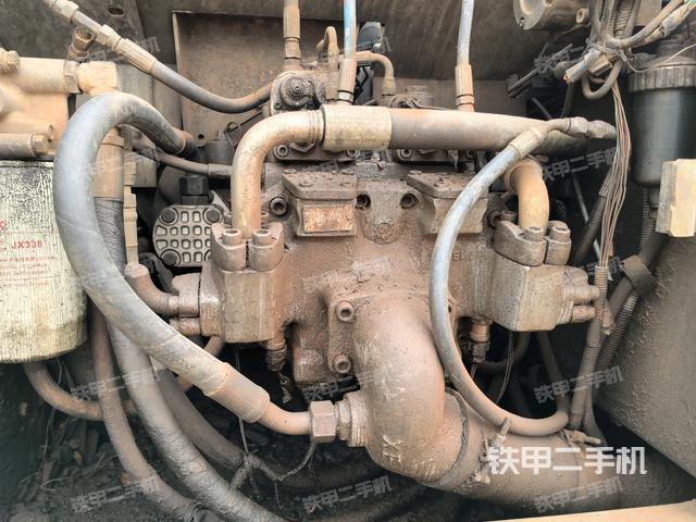 液壓泵艙室正面整體(整機(jī)外觀) 液壓泵艙室正面整體(整機(jī)外觀)