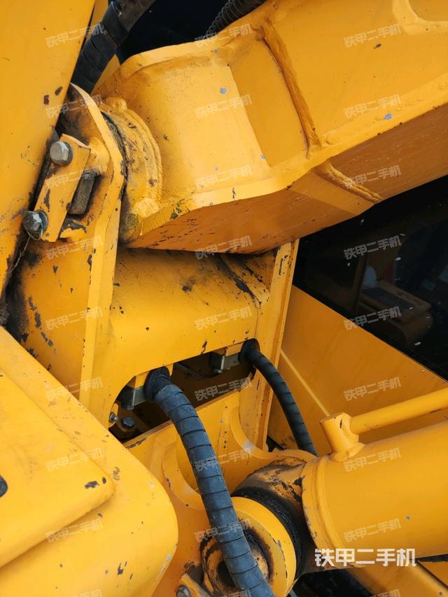 大臂根部?斜（工作和回轉(zhuǎn)裝置）