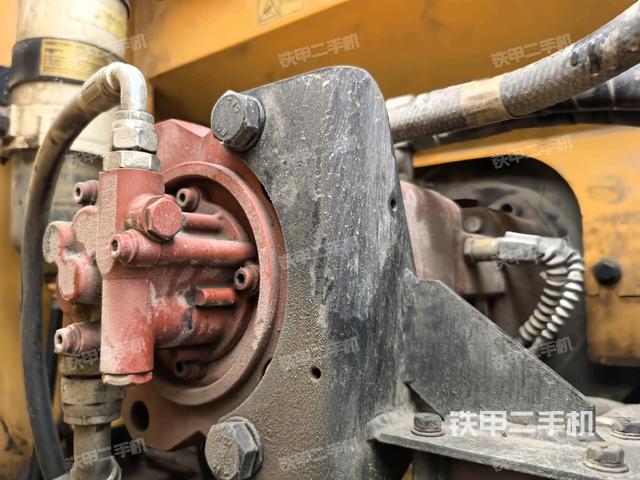 液壓泵斜45?左（大件艙室）