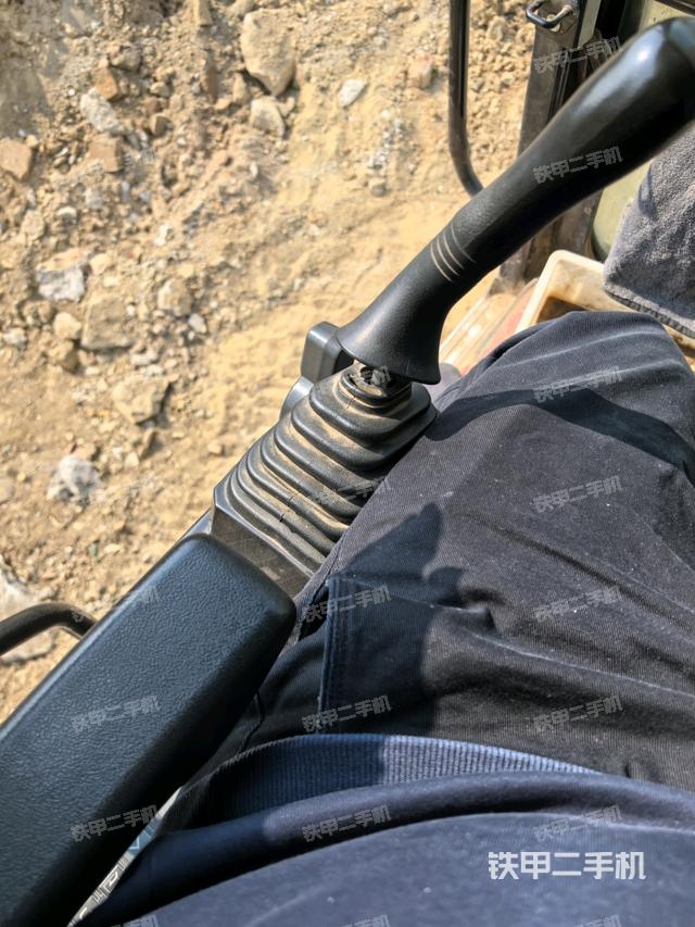 座椅左側(cè)控制臺(tái)/音響/含左手柄（駕駛室部分）