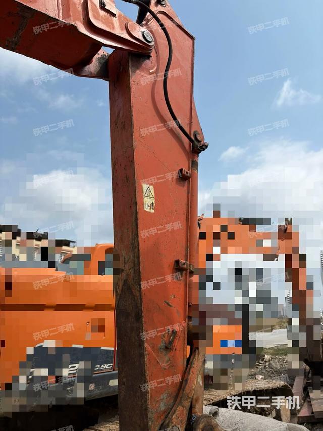 大臂整體?右側(cè)(工作和回轉(zhuǎn)裝置) 大臂整體?右側(cè)(工作和回轉(zhuǎn)裝置)