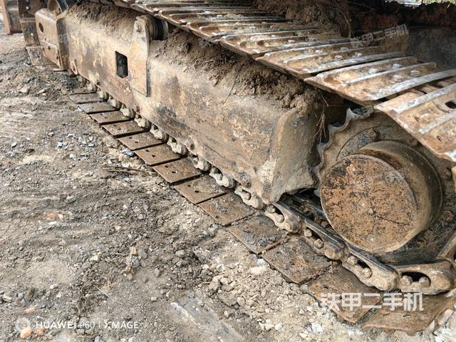 單側(cè)履帶整體（整機(jī)外觀）