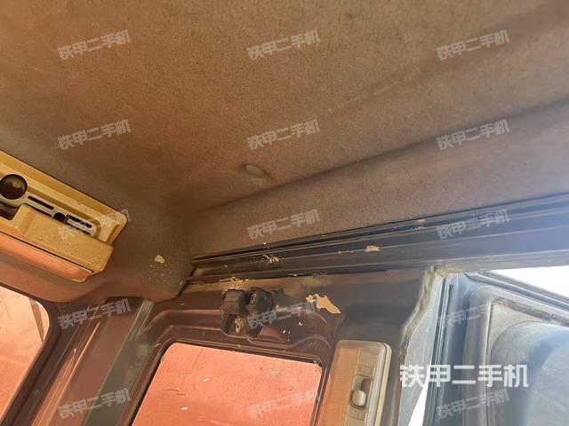 駕駛室頂部（整機(jī)外觀）