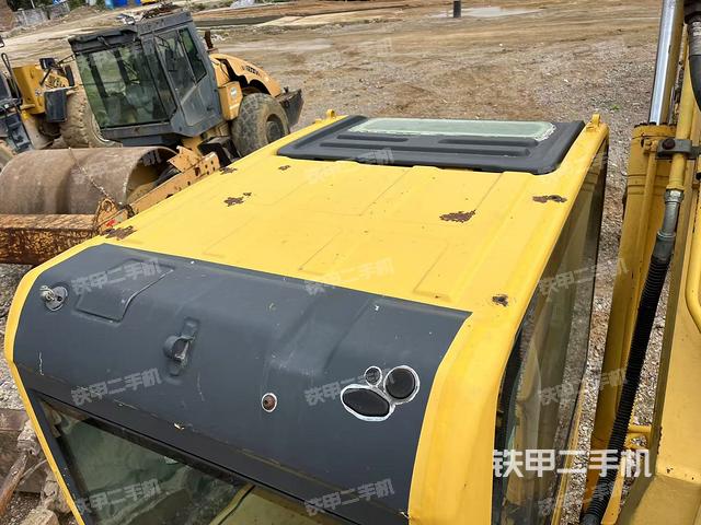 駕駛室頂部(整機外觀) 駕駛室頂部(整機外觀)