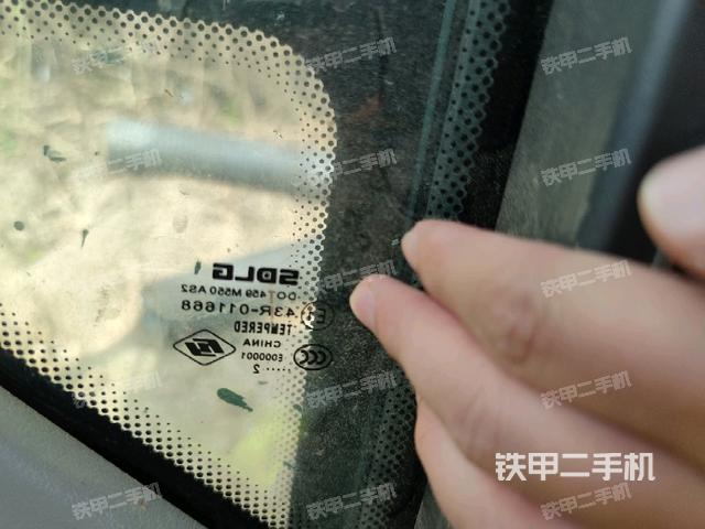 后窗玻璃角標(駕駛室部分) 后窗玻璃角標(駕駛室部分)