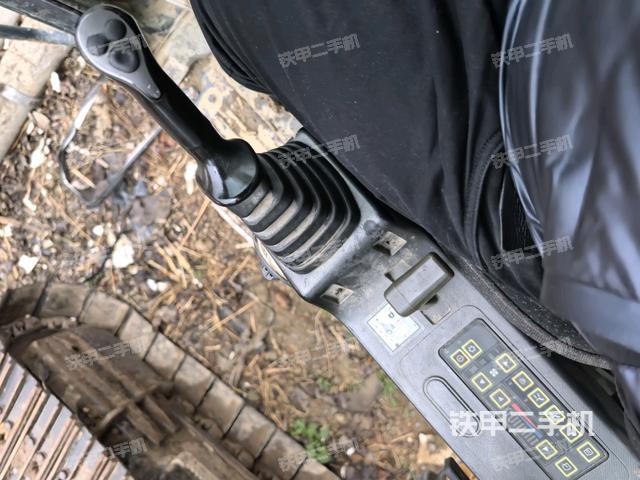 座椅左側(cè)控制臺(tái)/音響/含左手柄（駕駛室部分）