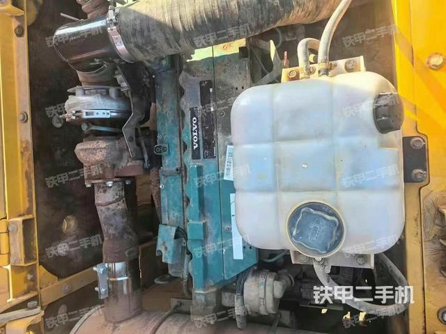 发动机整体俯视（整机外观）