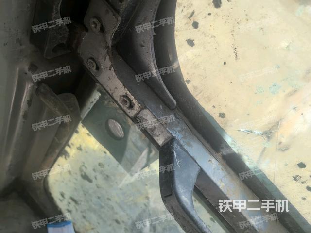 左后方玻璃角標(biāo)(駕駛室部分) 左后方玻璃角標(biāo)(駕駛室部分)