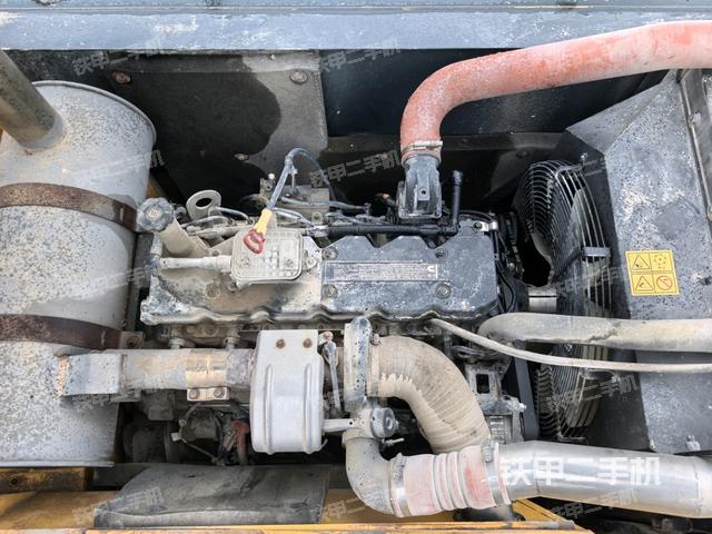 發(fā)動(dòng)機(jī)室（上車部件）