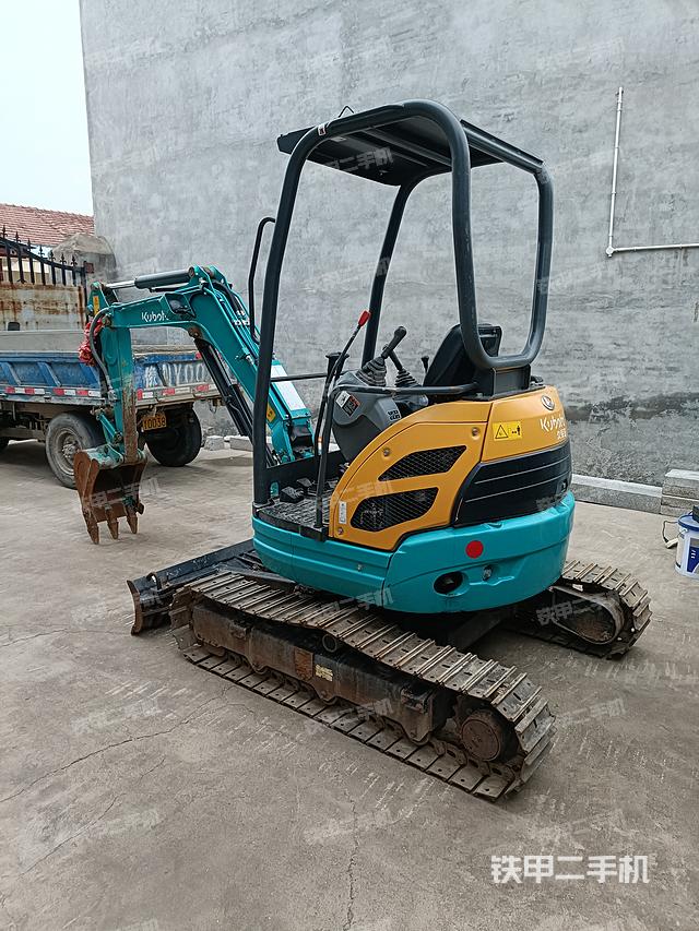 驾驶室顶部（整机外观）