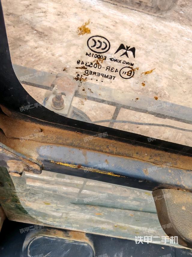 座椅右側控制臺/鑰匙門/油門/含右手柄（駕駛室部分）