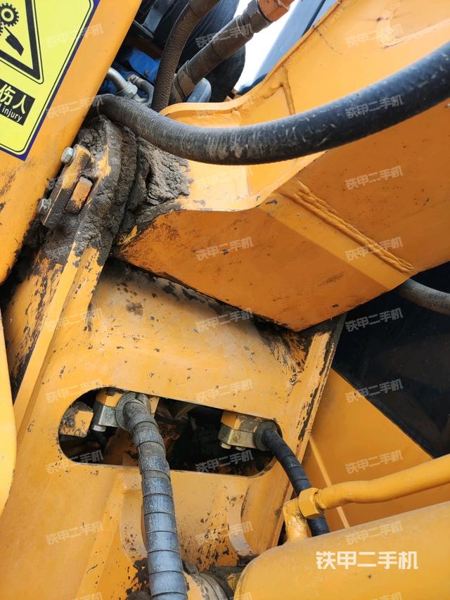 大臂根部?斜（工作和回轉(zhuǎn)裝置）