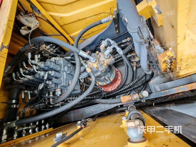 氣門室蓋螺絲特寫（上車部件）