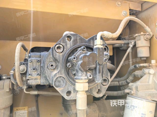 液壓泵斜45?左（大件艙室）