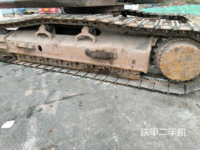 左側(cè)履帶整體?(行走機(jī)構(gòu)) 左側(cè)履帶整體?(行走機(jī)構(gòu))