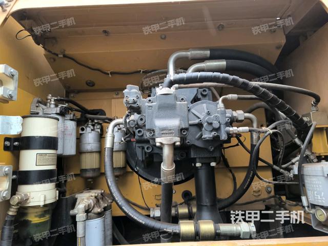 液壓泵斜45?左（大件艙室）