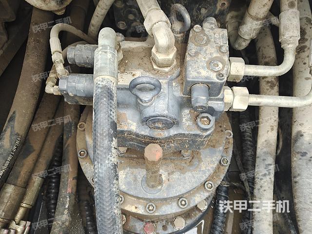 回转马达和主控阀（整机外观）