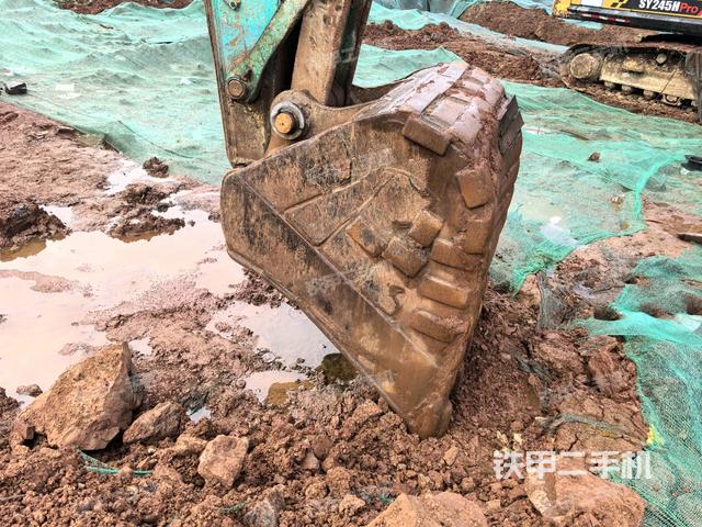 小臂整體左后(工作和回轉(zhuǎn)裝置) 小臂整體左后(工作和回轉(zhuǎn)裝置)