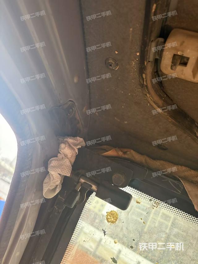 右側(cè)玻璃角標(biāo)（駕駛室部分）