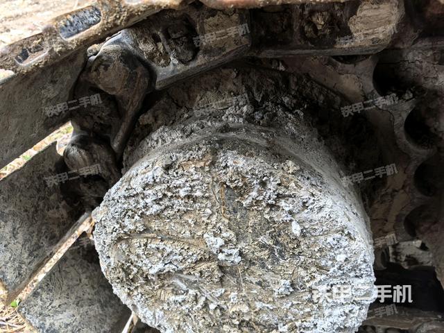 右驅(qū)動(dòng)輪（行走機(jī)構(gòu)）