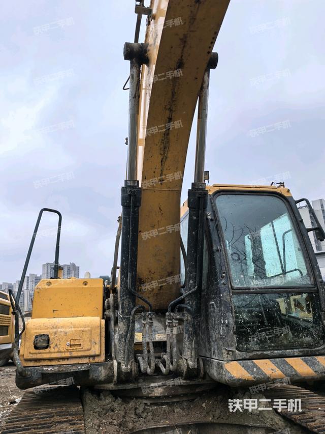 大臂油缸整體?豎拍（工作和回轉(zhuǎn)裝置）