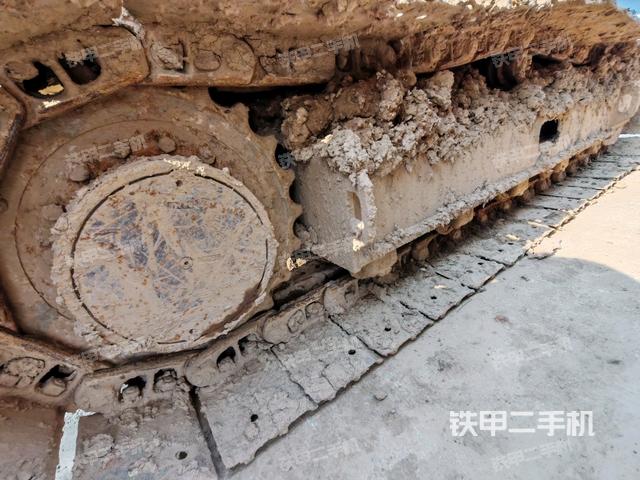 液壓泵艙室正面整體(整機(jī)外觀) 液壓泵艙室正面整體(整機(jī)外觀)