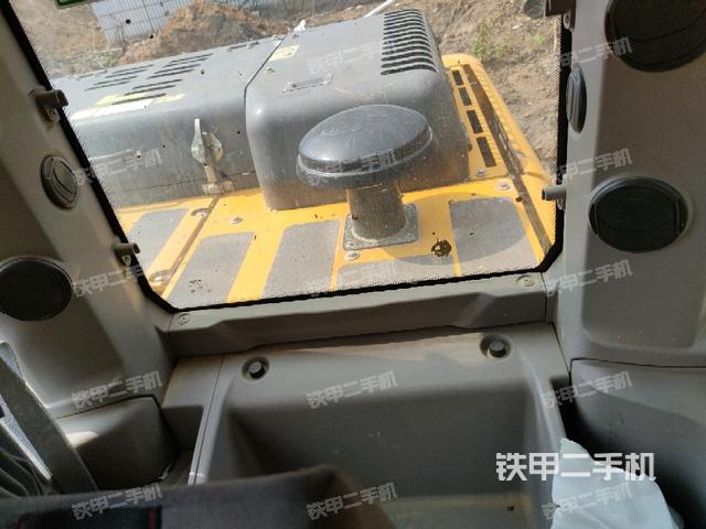 座椅后部(駕駛室部分) 座椅后部(駕駛室部分)
