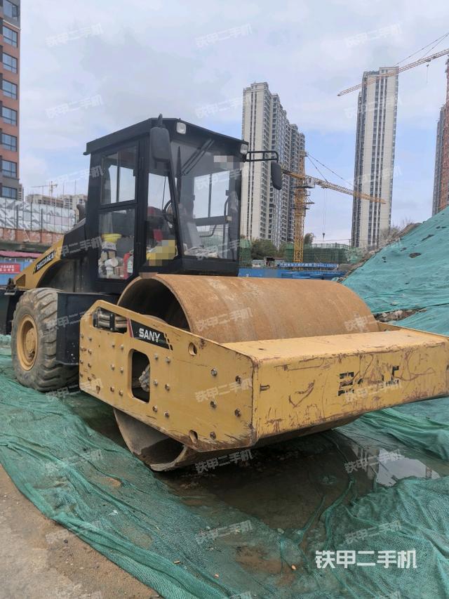 右前45°（壓路機整機外觀）