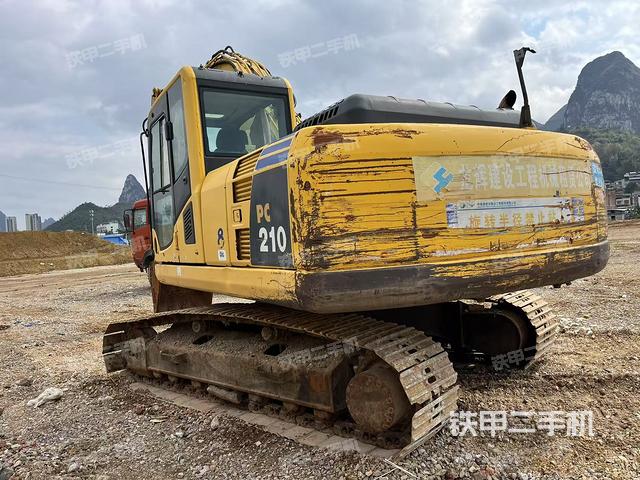 駕駛室整體(整機外觀) 駕駛室整體(整機外觀)