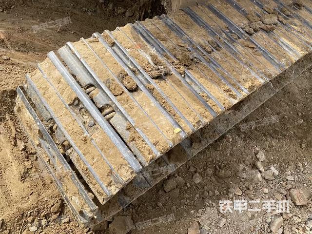單側履帶整體(整機外觀) 單側履帶整體(整機外觀)
