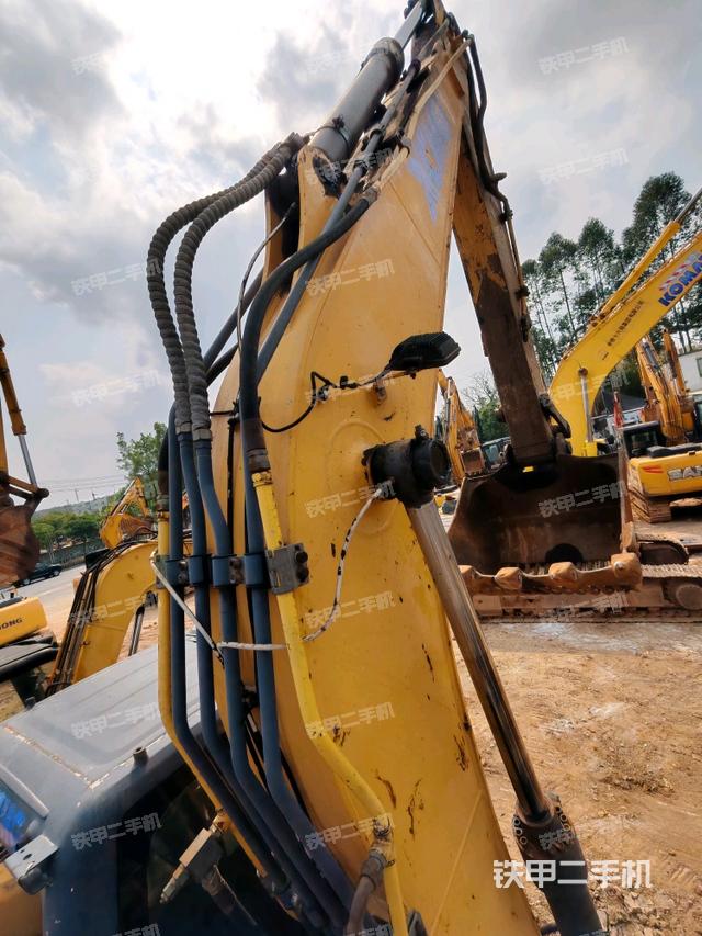 大臂整體?右側（工作和回轉裝置）