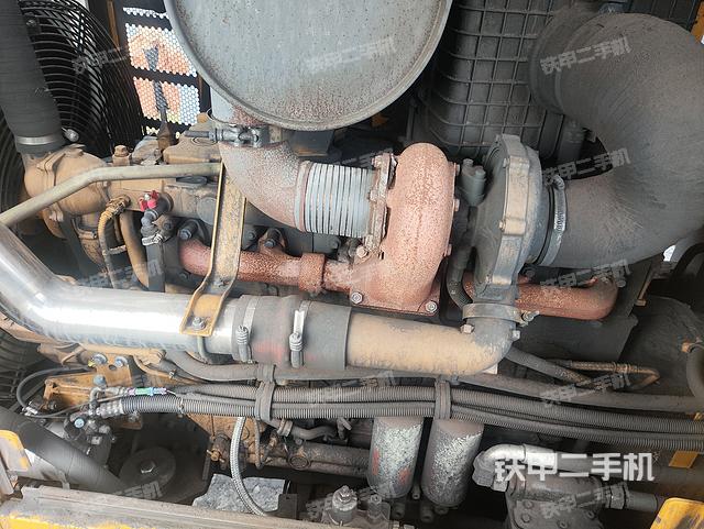 发动机右侧（整机外观及大件）